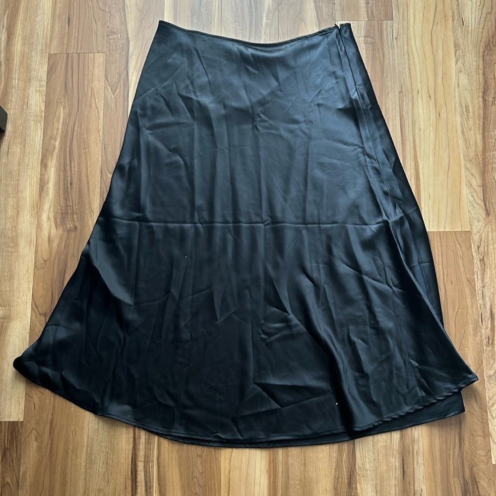 Midi skirt, with zipper side closure